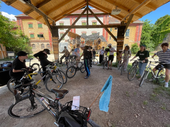 Auf zum Pflasterstrand! Eine Radtour in die Zukunft, quer durch Wien